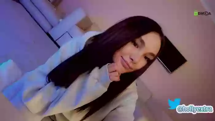 hollyextra