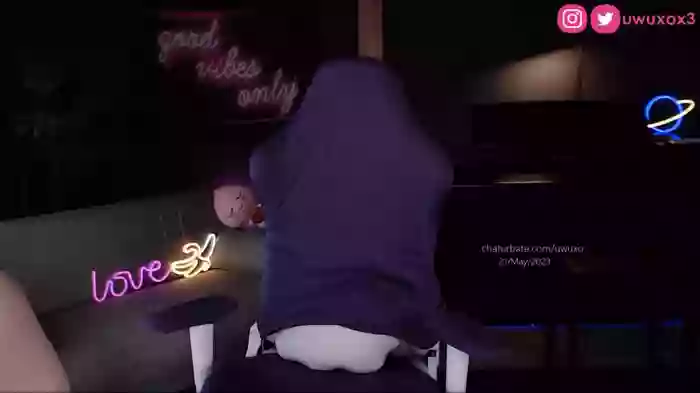 uwuxo