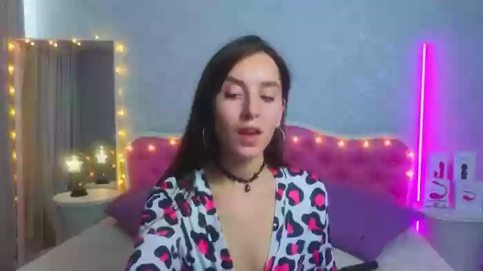 Ariana_Petite