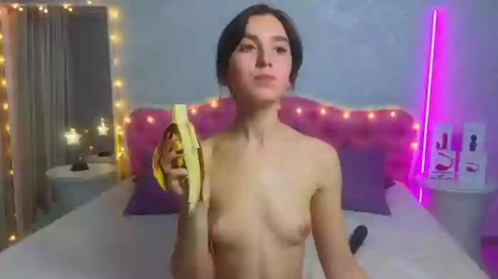 Ariana_Petite